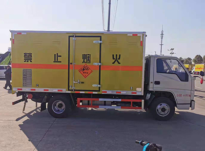 未央爆破器材运输车技术升级与安全合规新趋势