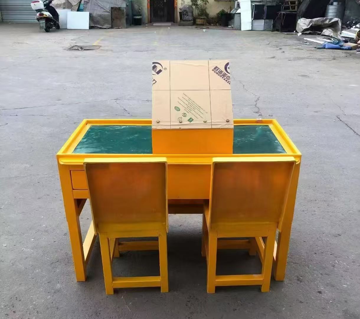 未央防静电导通桌井下煤矿火工品发放桌：危险品流转的安全守护者